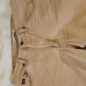 Lee Men's Regular Fit 5 Pocket Button Zip CLosure 33" X 30" Tan